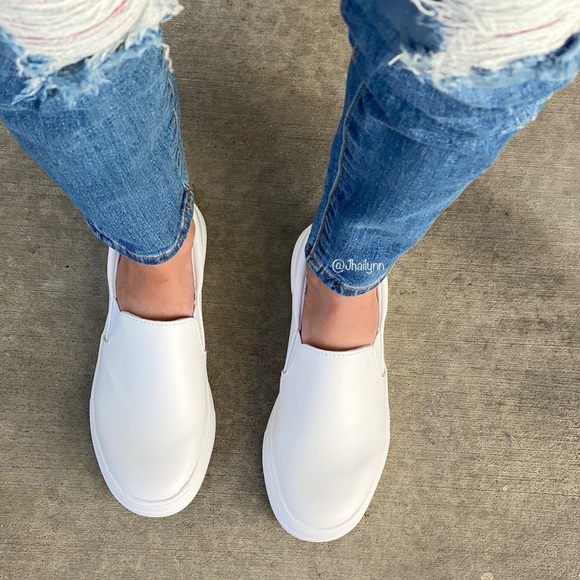 White slip on sneakers - Picture 3 of 8